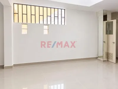¡Oficina En Alquiler En Av. Arequipa 37M – Excelente Ubicación Comercial!