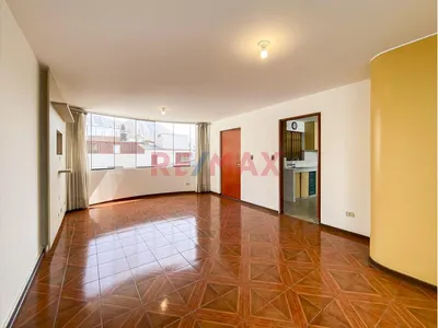 Dúplex En La Molina: 5 Dorm, Terraza E Ingreso Independiente