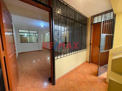 Venta de Departamento en Los Olivos - Lima 3 Dormitorios 