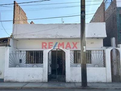 "Terreno Amplio En  Centro De Salaverry Cerca De Mercado - Ideal Para Vivienda + Negocio"