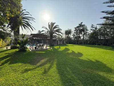 Venta de Casa en Santiago de Surco - Lima 6 Dormitorios