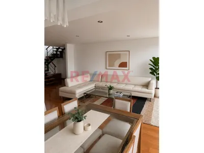 Exclusivo Dúplex En Chacarilla: Con Piscina, Doble Terraza, 2 Cocheras Paralelas Y Depósito – Surco