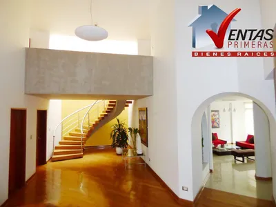 Venta de Casa en Santiago de Surco - Lima 4 Dormitorios