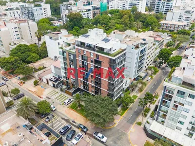 Hermoso Departamento Mas Cochera En Av. General Cordova - Miraflores