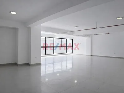 Local Comercial De Estreno En Cayma