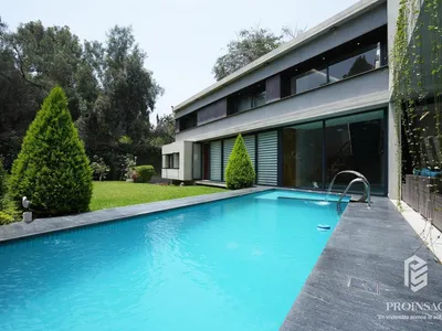 Venta de Casa en La Molina - Lima 4 Dormitorios
