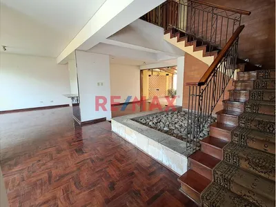 Ocasion! Venta Casa Residencial Frente A La Universidad De Lima Y Jockey Plaza - Surco