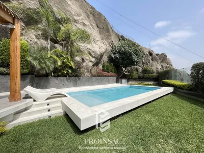 Venta de Departamento en Santiago de Surco - Lima 4 Dormitorios