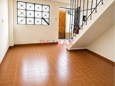📍 Casa En Venta A 1 Cuadra De La Municipalidad De Surquillo | Ideal Para Vivir O Invertir