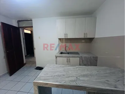 Alquilo 2 Habitaciones Con Baño Y Cocina (Puede Ser Usado Como Oficinas), En 2Do Piso Vista Exterior En Urb. Monserrate, Cerca A La Universidad Upao Area 50M2, S/. 1,300 Soles