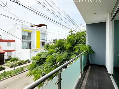 Casa en venta · Jiron las Malvinas al 200, Chorrillos · 476 m², 5 dorm.