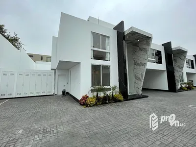 Venta de Casa en La Molina - Lima 4 Dormitorios