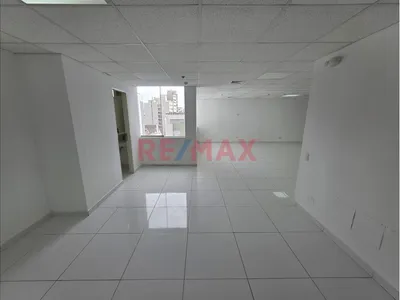 Vendo Amplia Oficina Remodelada En El Corazon De Miraflores