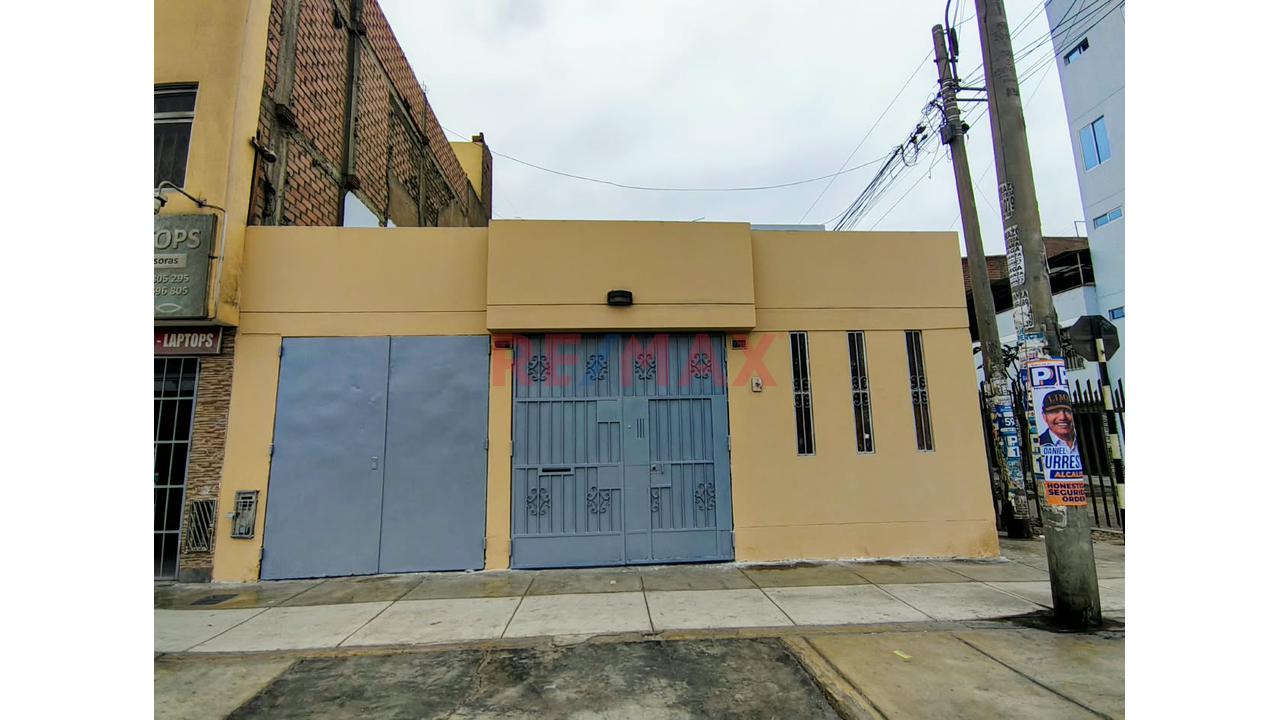 Se Alquila Casa En Esquina Frente A Metro De Belaunde Para Empresas