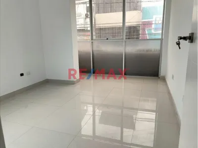 Alquiler De Oficina En Cuarto Piso A Media Cuadra De La Plaza De Armas De Chincha