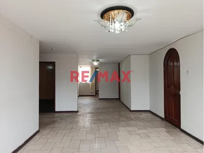 Alquilo Casa Con Buena Distribución De  245 M² | San Miguel