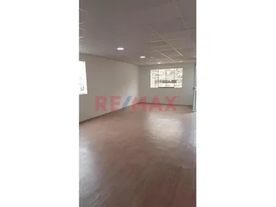 🏢 ¡Local Comercial De 100 M² En Alquiler – Av. La Esperanza, Villa El Salvador!