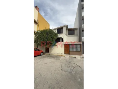 Se Alquila Casa Para Empresas