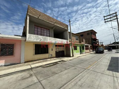 Casa De 02 Pisos Talara Alta - Aa. Hh Alan Hh García 📍