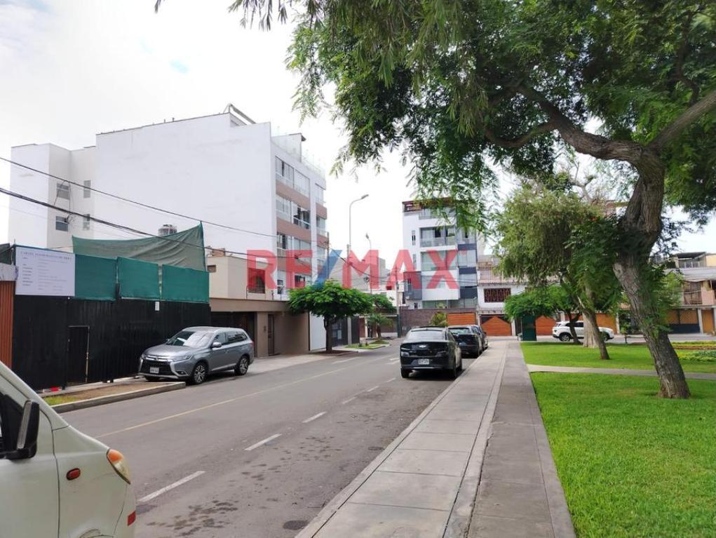 Venta de Departamento en Santiago de Surco - Lima 3 Dormitorios 