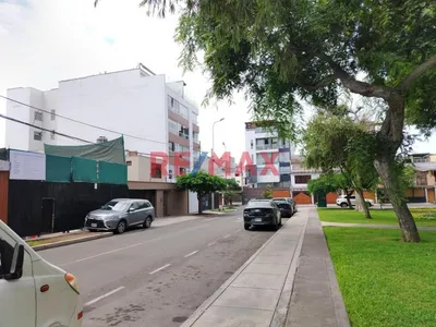 Venta de Departamento en Santiago de Surco - Lima 3 Dormitorios