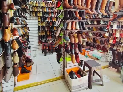 Venta De 2 Locales Comerciales En El Centro Comercial Acma