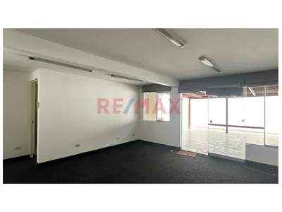 Alquiler De Oficina Golondrinas 005 En La Molina – Av. La Molina Urb. El Mástil