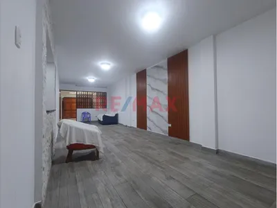 Se Vende Departamento 1Er Piso Con Cochera En Los Olivos