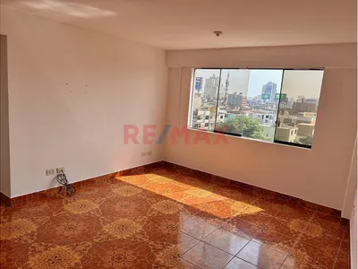 Venta Amplio Departamento A Espaldas De Parque Pueblo Libre
