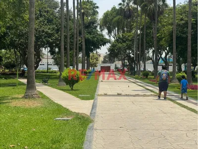 Se Vende Terreno Frente A Parque – Urb.La Alborada -Surco