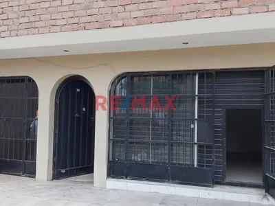 Alquiler De Casa Completa – Ideal Para Negocio + Vivienda / Oficinas / Consultorios En Av.Caudevilla Carabayllo