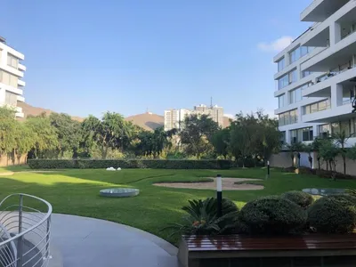 Venta de Casa en Santiago de Surco - Lima 4 Dormitorios