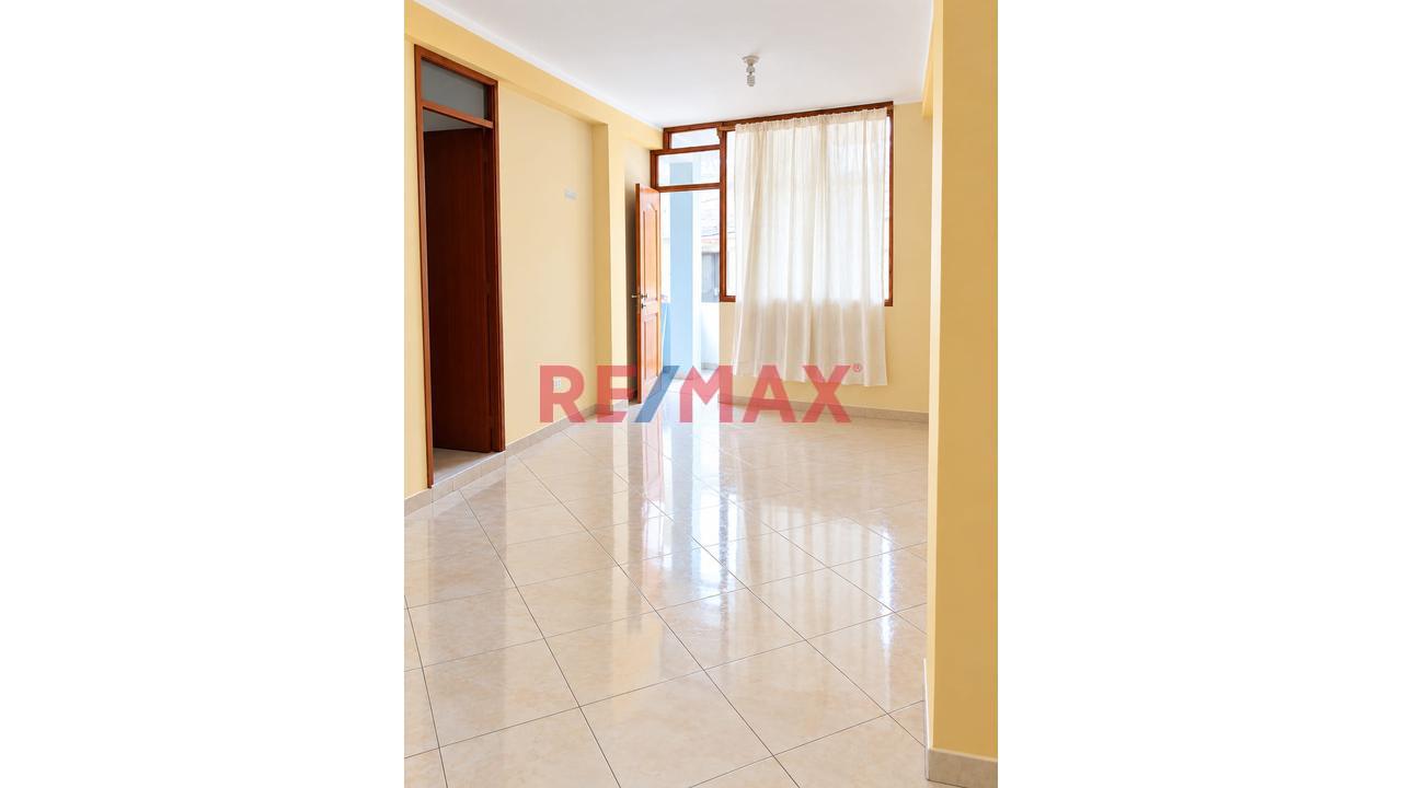 Departamento En Urb. Los Naranjos - Los Olivos