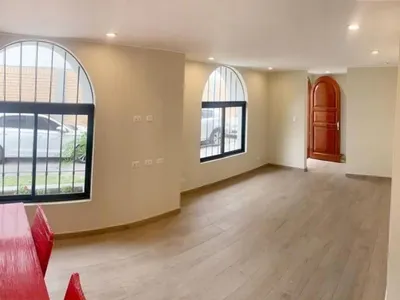 Venta de Departamento en Santiago de Surco - Lima 4 Dormitorios