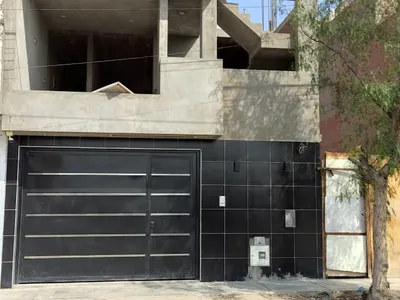 Casa en venta · Urb Santa Paula Etapa 2, Puente Piedra · 180 m², 4 dorm.