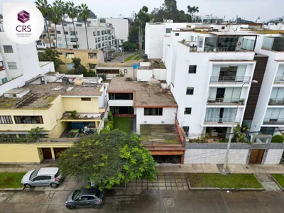 Venta de Casa en Santiago de Surco - Lima 4 Dormitorios