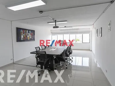 Oficina en alquiler · El Palomar, San Isidro · 48 m²