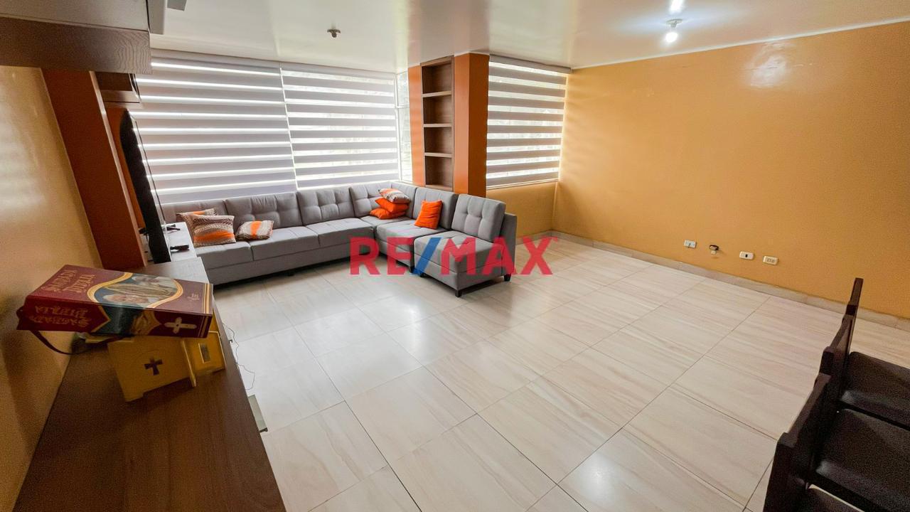 Venta De Departamento En El 3Ro Y 4To Piso En Ate De 210M2