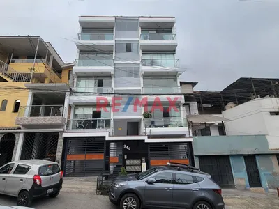 Vendo Departamento En Primer Piso
