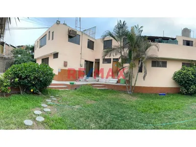 Amplio Terreno De 1,005 M² Con 2 Casas – Gran Potencial De Inversión En Comas