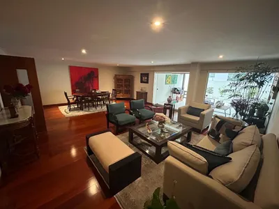 Venta de Departamento en Santiago de Surco - Lima 4 Dormitorios