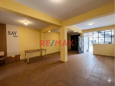 Venta Casa De 2 Pisos - 120Mts2- Espalda Comisaria Bayovar