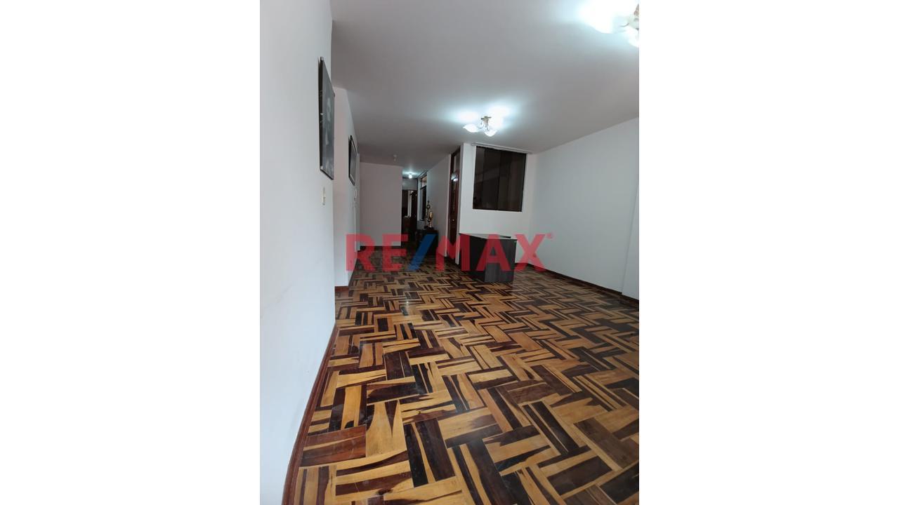 Venta Amplio Departamento  1Er Piso