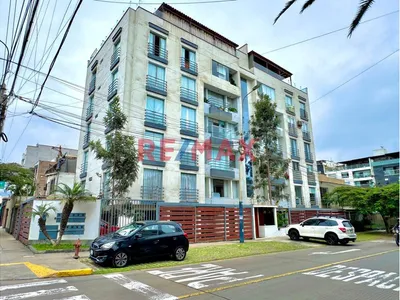 🏡 Exclusivo Tríplex Con Amplia Terraza, Ascensor Directo Y Doble Cochera | Surco