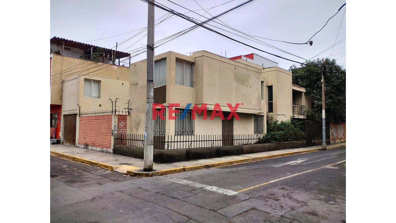 Vendo Amplia Casa A Precio De Terreno En Perfecta Zona De Chorrillos 🏡🏡