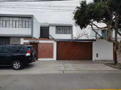 Se vende casa como terreno en Orrantia del Mar, San Isidro