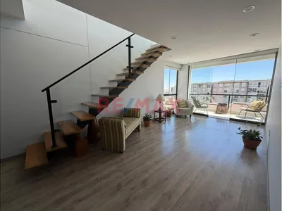 Dúplex Con Terraza, Sala Familiar Y Vista Panorámica En Cayma