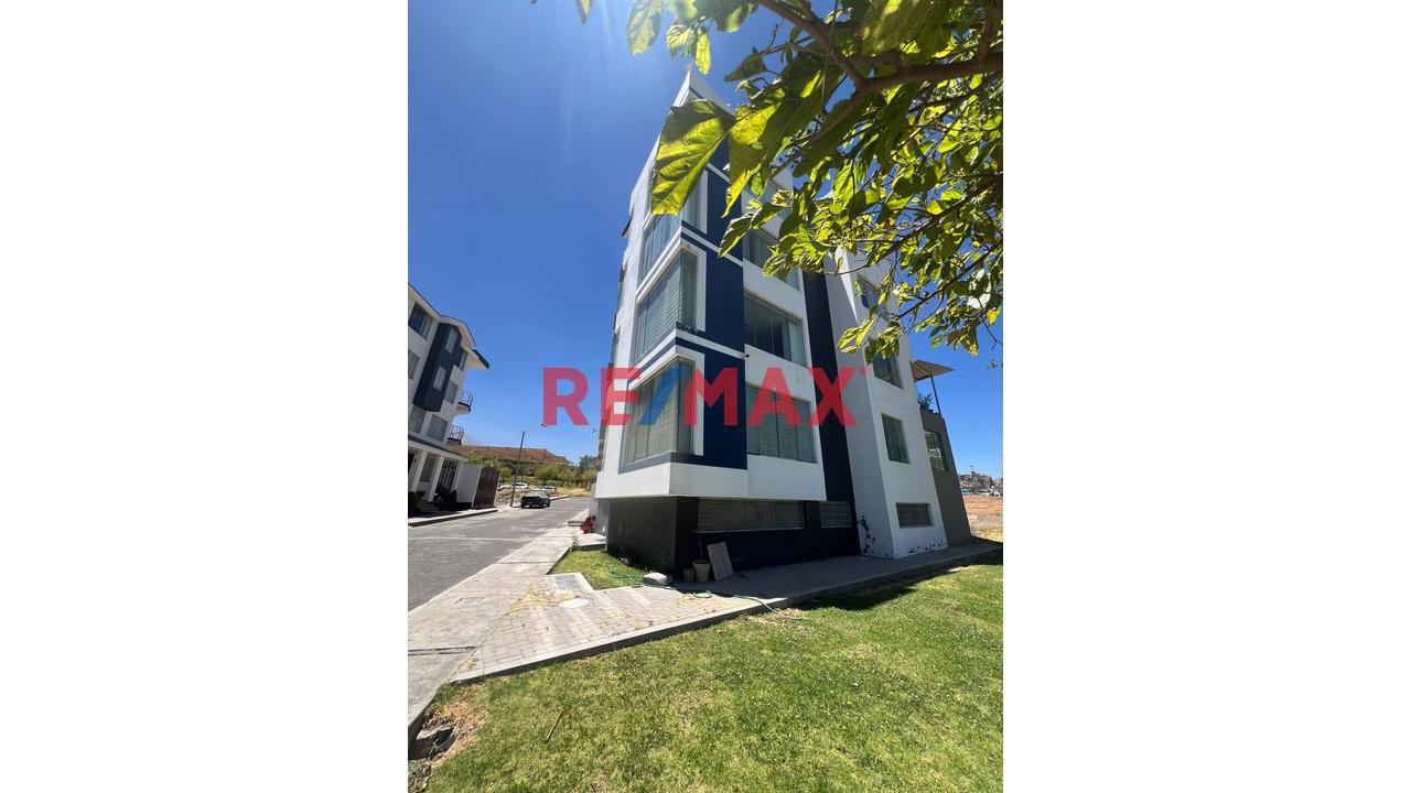 🏡 ¡Gran Oportunidad! Departamento En Urbanización El Labrador, Chilina — Alto Selva Alegre En Esquina Y Frente A Amplio Y Hermoso Parque