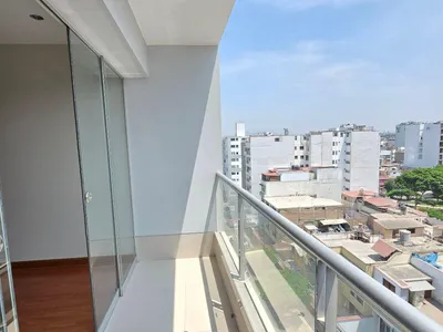 Venta de Departamento en Surquillo - Lima 4 Dormitorios