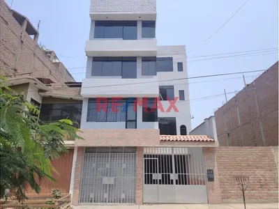 ¡Oportunidad Única En Carapongo! Casa Multifamiliar De 4 Pisos + Azotea, Ideal Para Inversión O Familia Grande